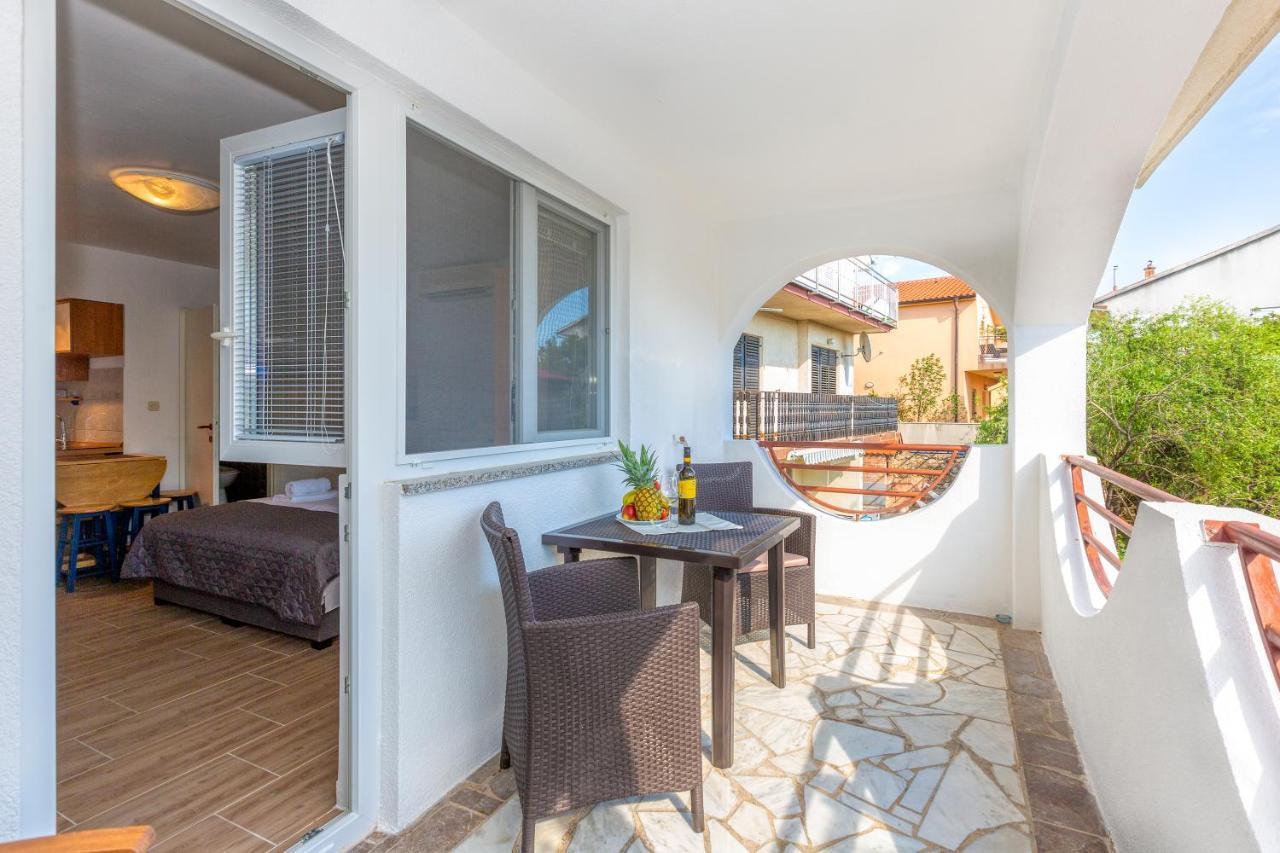 קרלובג Apartmani Luky מראה חיצוני תמונה