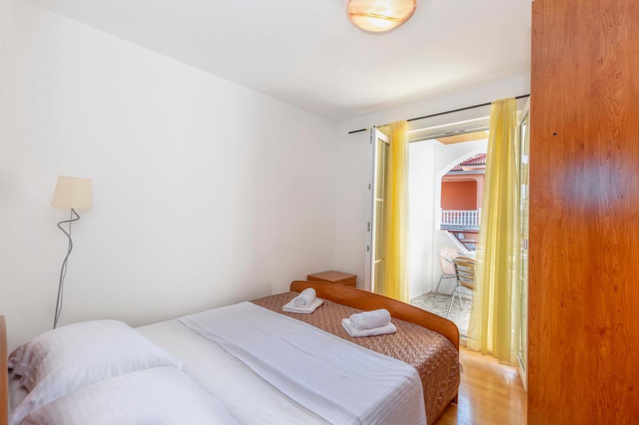 קרלובג Apartmani Luky מראה חיצוני תמונה