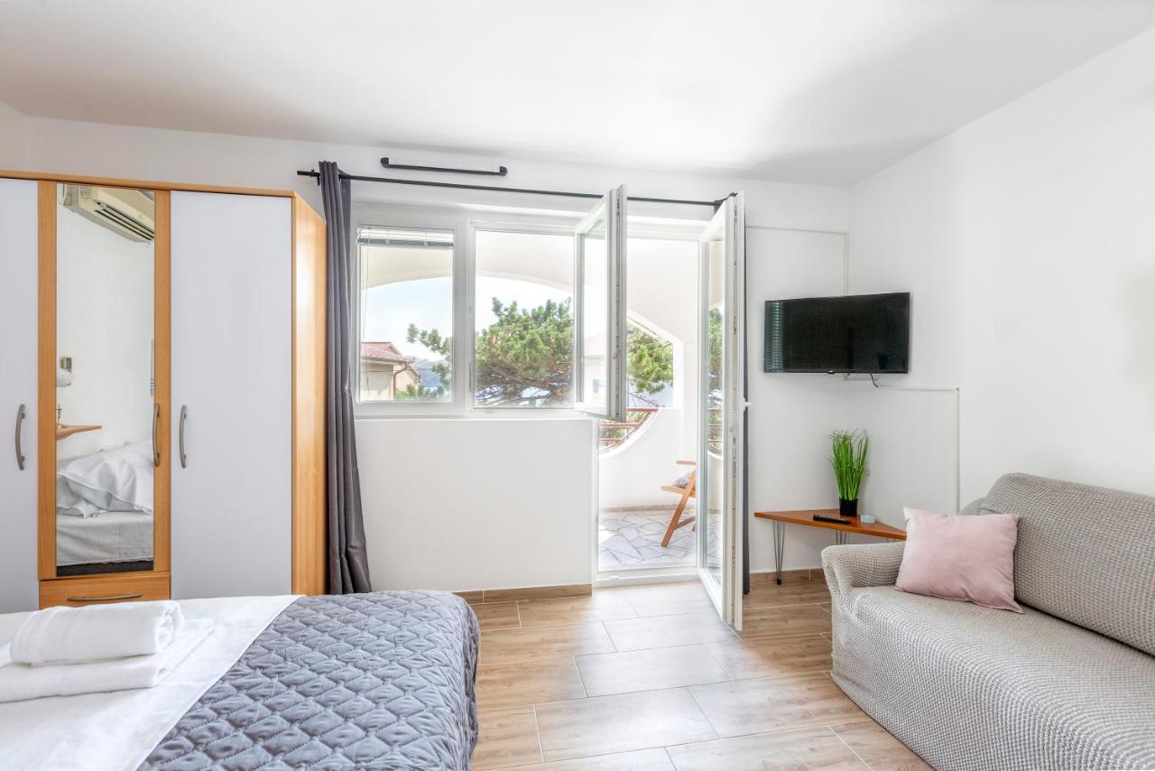 קרלובג Apartmani Luky מראה חיצוני תמונה