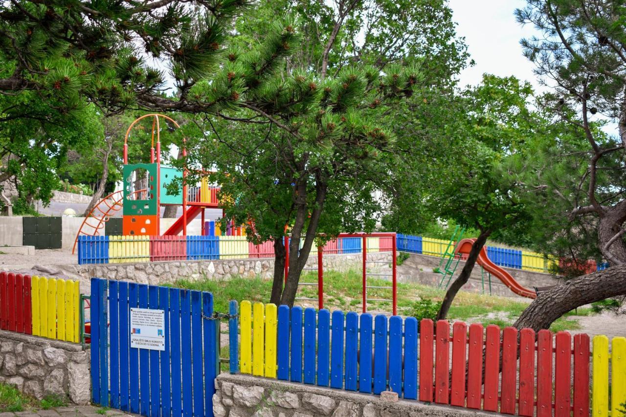 קרלובג Apartmani Luky מראה חיצוני תמונה