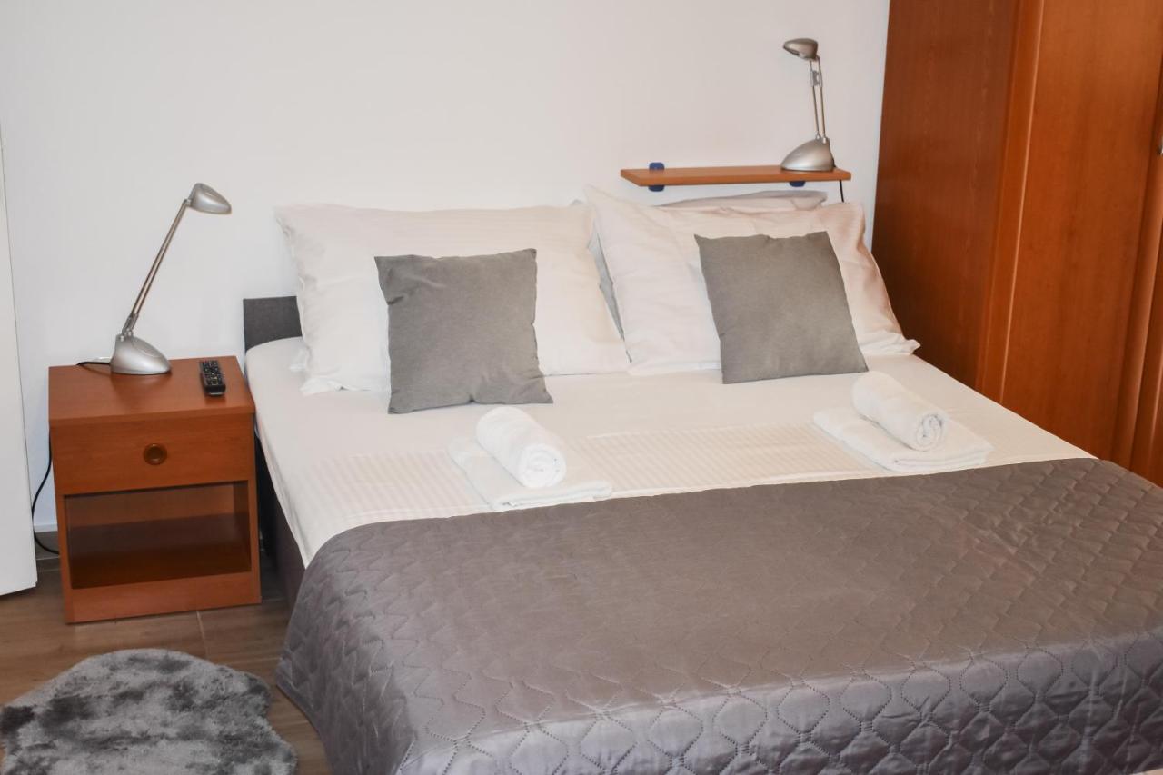 קרלובג Apartmani Luky מראה חיצוני תמונה